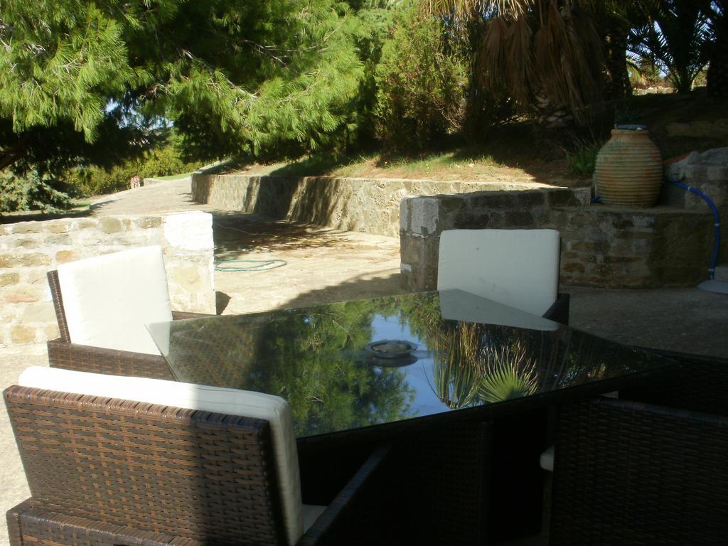 Charly Point Villa Метони Екстериор снимка