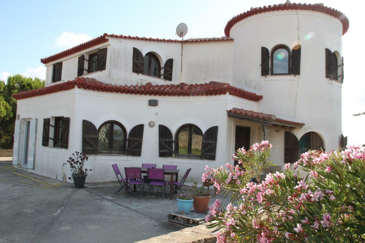 Charly Point Villa Метони Екстериор снимка